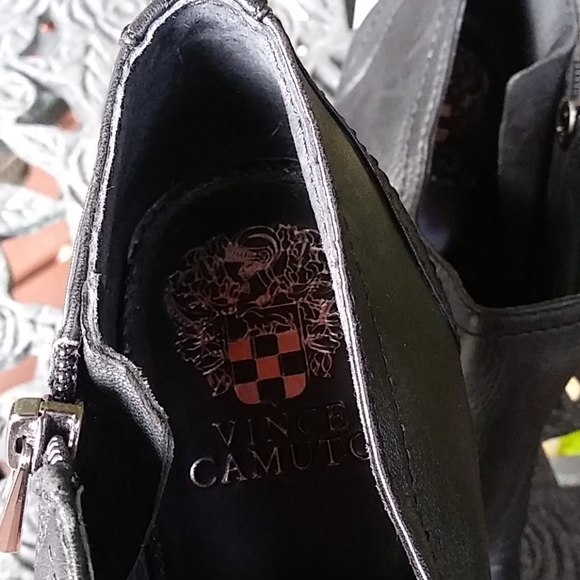 Vince Camuto heels - Picture 2 of 13